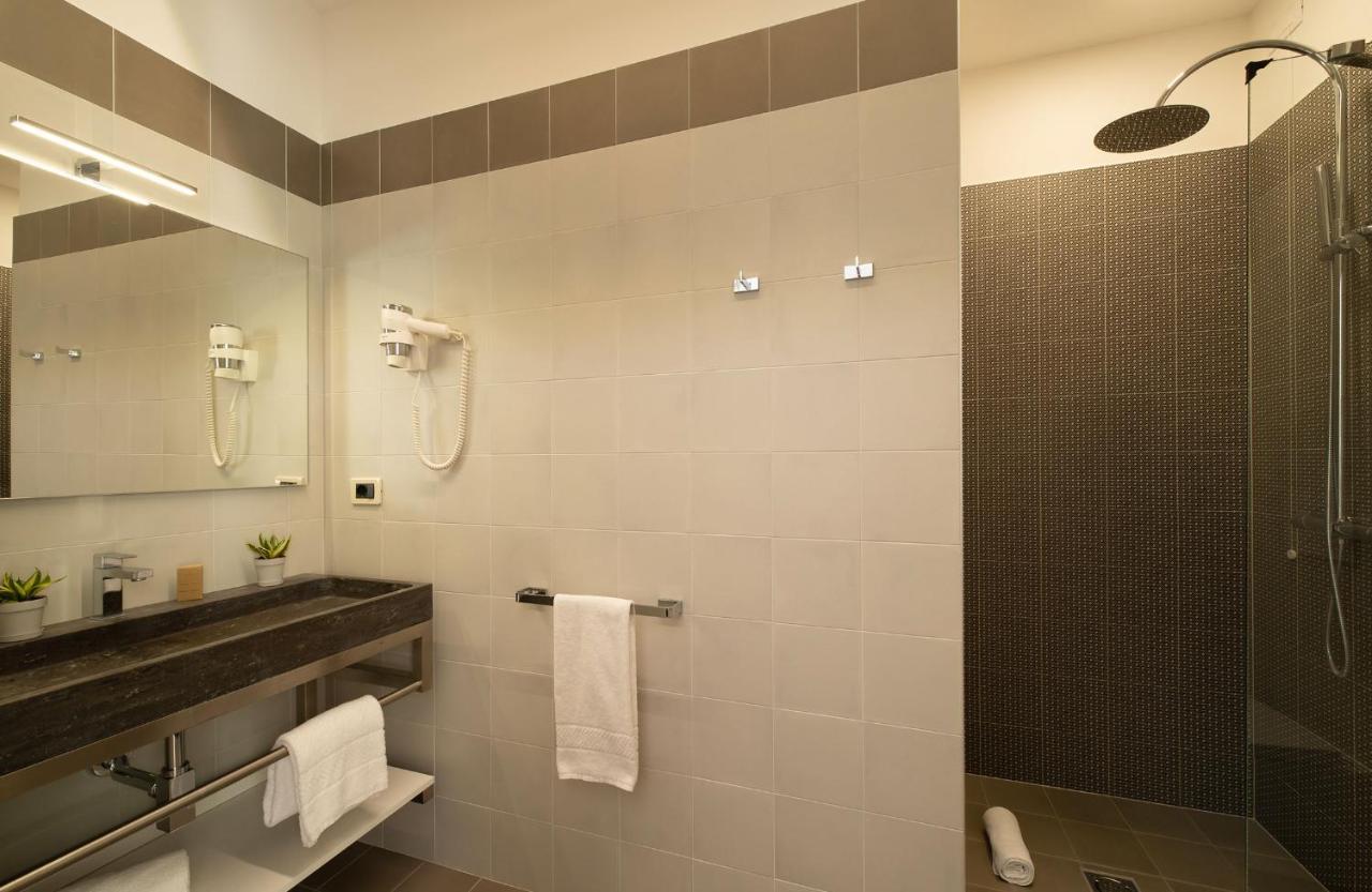 Nice Hotel 비비오네 외부 사진