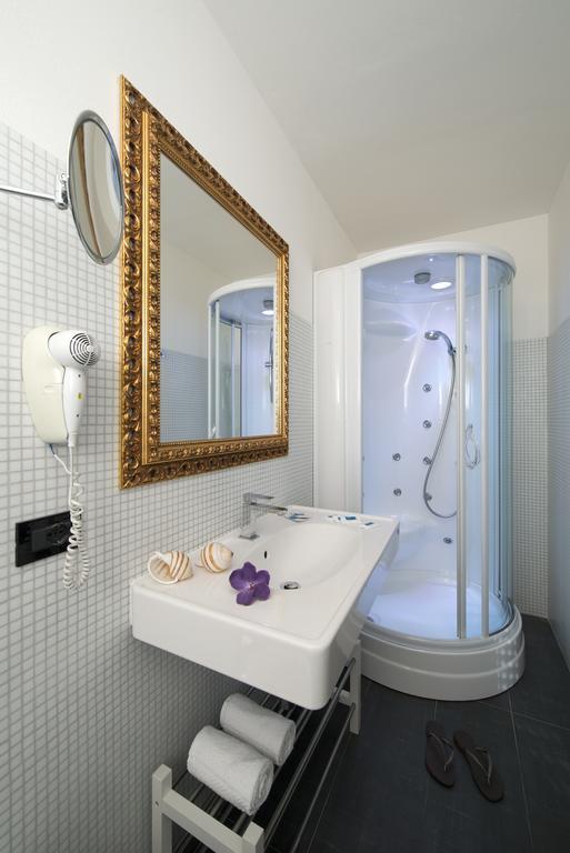 Nice Hotel 비비오네 외부 사진