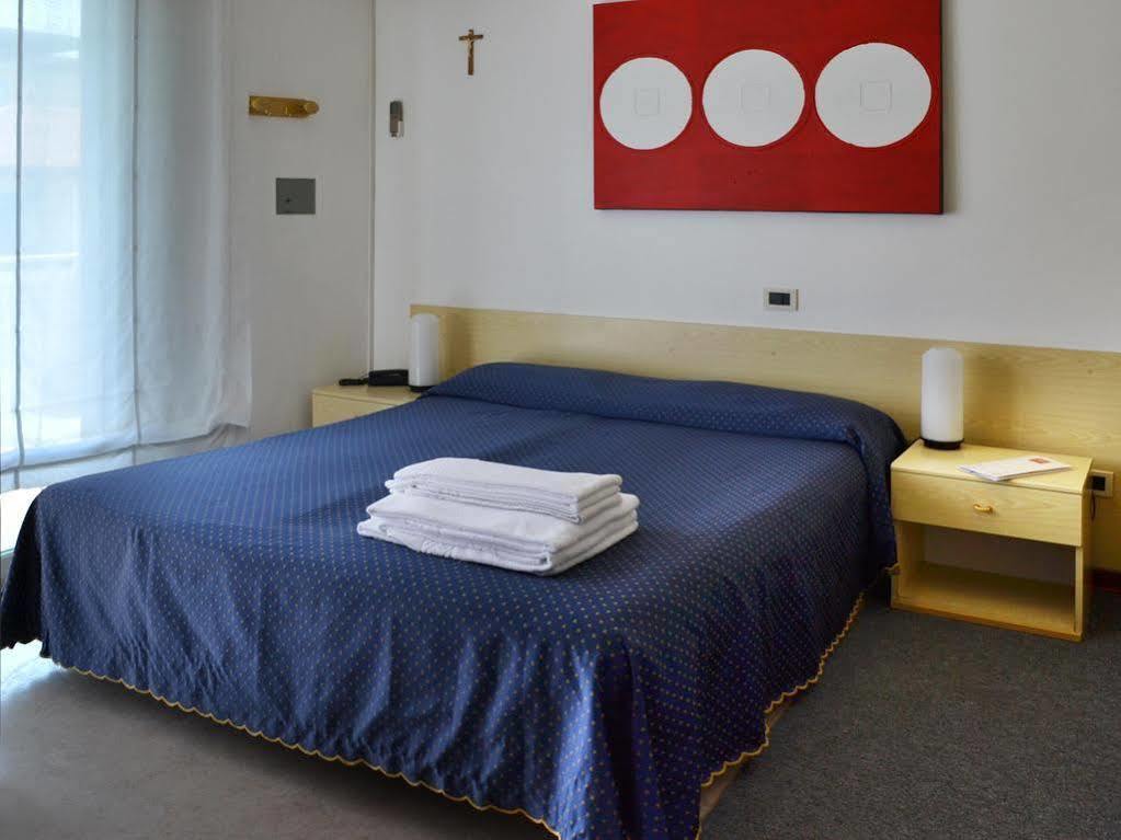 Nice Hotel 비비오네 외부 사진