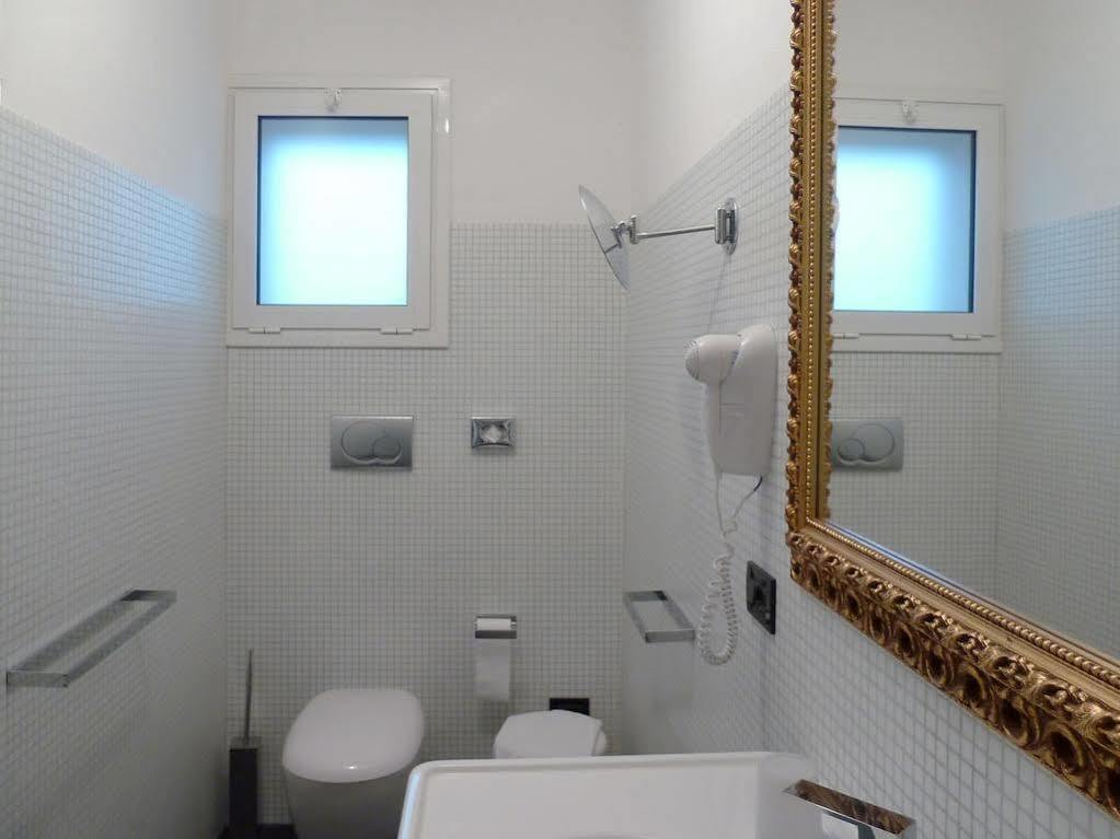 Nice Hotel 비비오네 외부 사진
